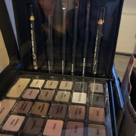 NWOT Ulta Beauty Makeup Box w/ Lock and Keys - Picture 2 of 5